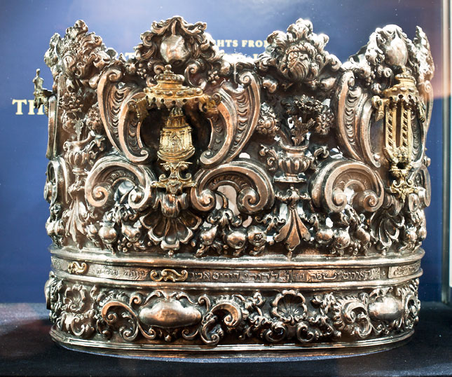 An Italian Torah crown, circa 1730